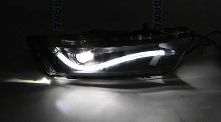 ПТФ с LED ходовыми огнями ДХО в одном корпусе от SVS для Skoda Rapid