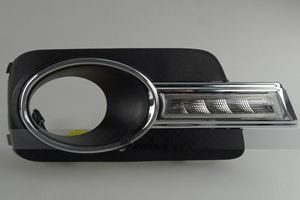 Вставки в передний бампер с ходовыми огнями ДХО на VW Tiguan 2010- года, SVS
