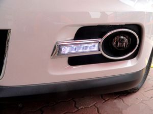 Вставки в передний бампер с ходовыми огнями ДХО на VW Tiguan 2010- года, SVS